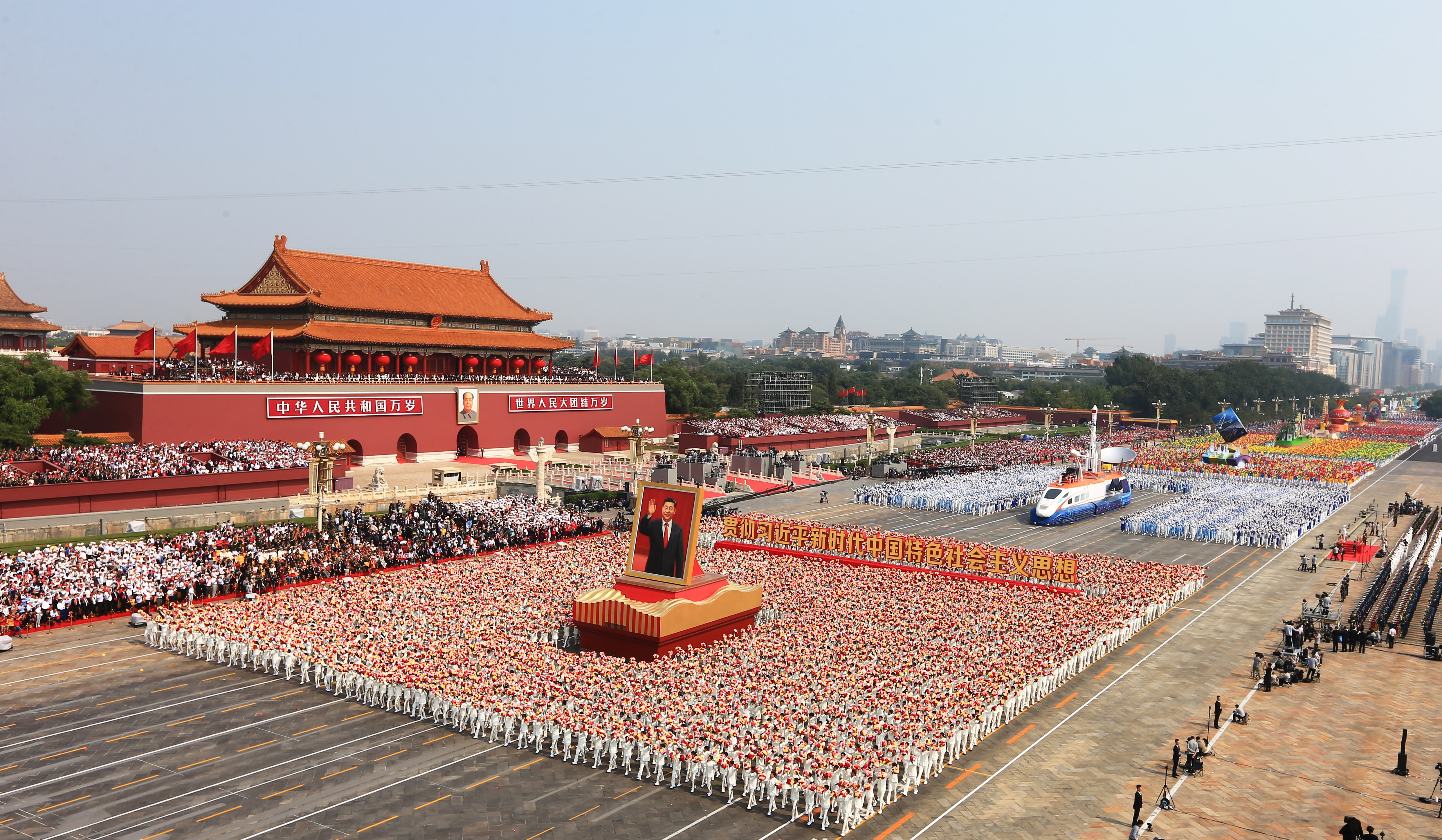 20220920-英国上市公司官网3653514名师生组成的“伟大复兴”方阵-学生部-无.jpg