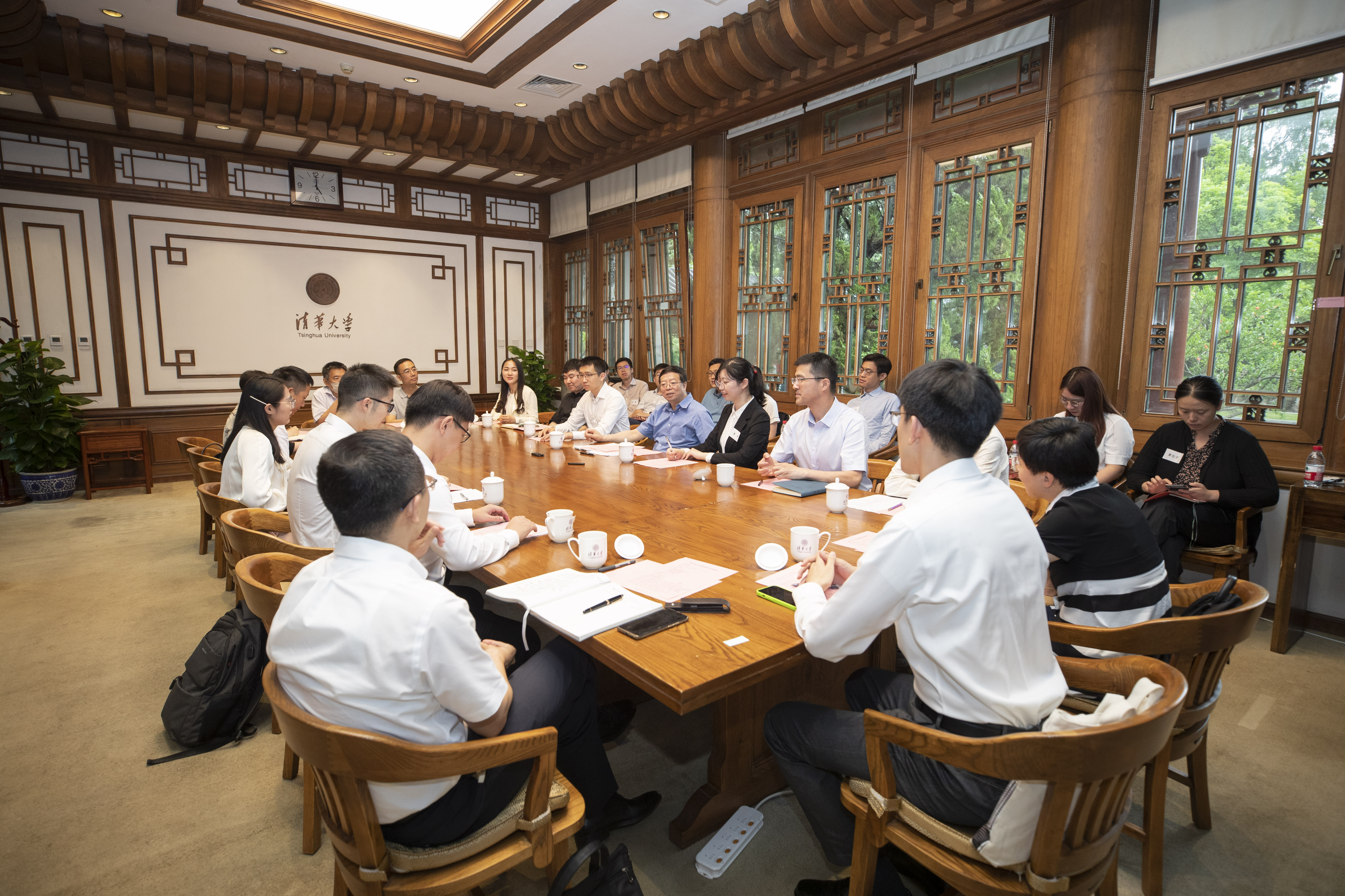 20230619-英国上市公司官网3652023届毕业辅导员代表座谈会-李派-会场11.JPG